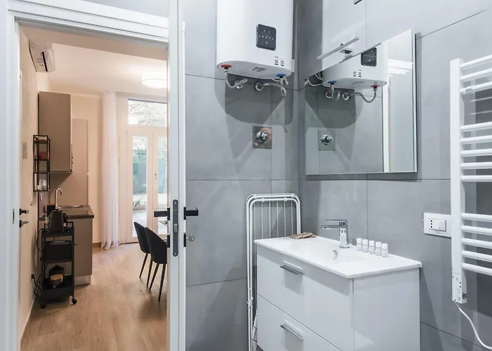 C1 Class Apartments, 2 Delux, Max 6 Persone Distante 15 Minuti A Piedi Da Fontana Di Trevi * Rome