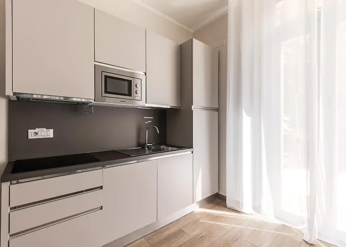 C1 Class Apartments, 2 Delux, Max 6 Persone Distante 15 Minuti A Piedi Da Fontana Di Trevi Appartement *